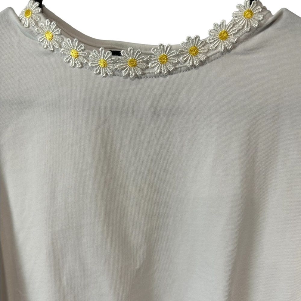 Revolve Anthropologie Caara Floral Flower Neckline Crewneck Puffsleeve T-Shirt - Picture 3 of 6